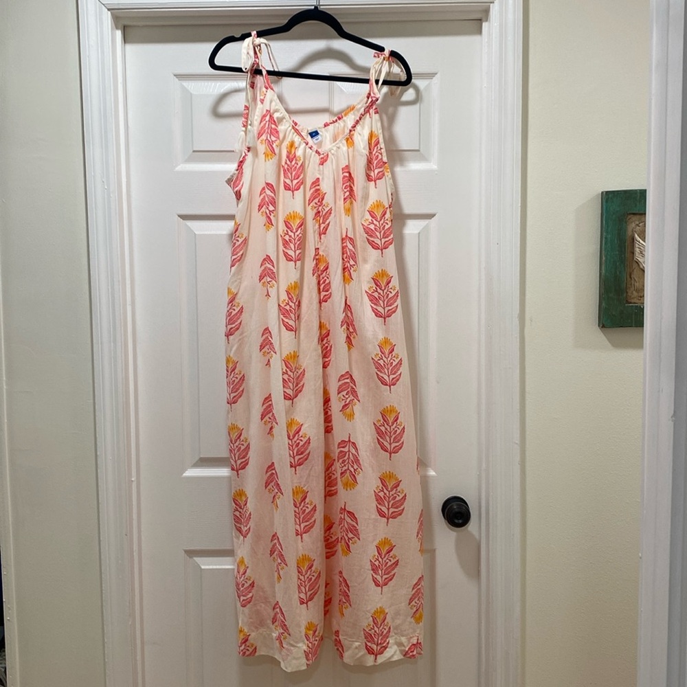 Old Navy Tie Strap V Neck Maxi Dress w/ side split